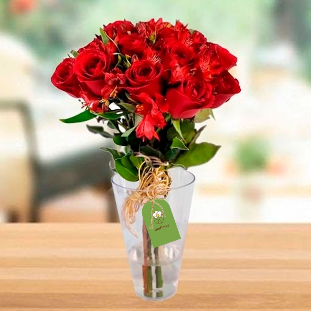 Buquê 12 Rosas Vermelhas com Astromélias Vermelhas no Vso para presente |  Uniflores