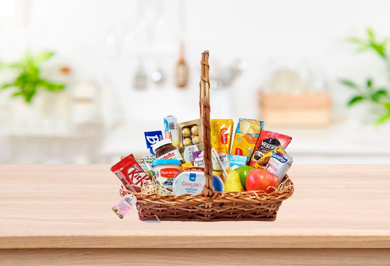 Cesta de café da manhã que é um presente especial Um cesta de café da manhã que é um verdadeiro presente especial